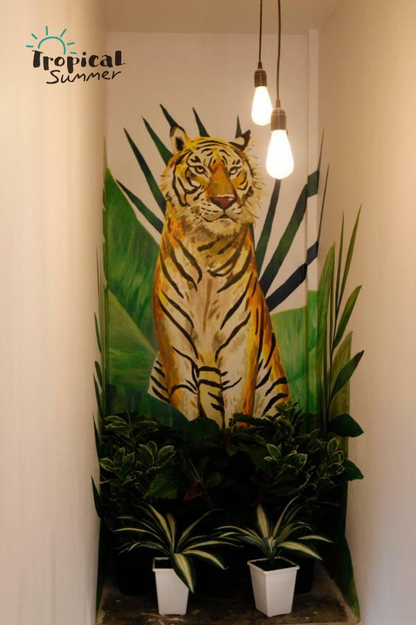 Tropical Summer Hostel Bangkok Buitenkant foto