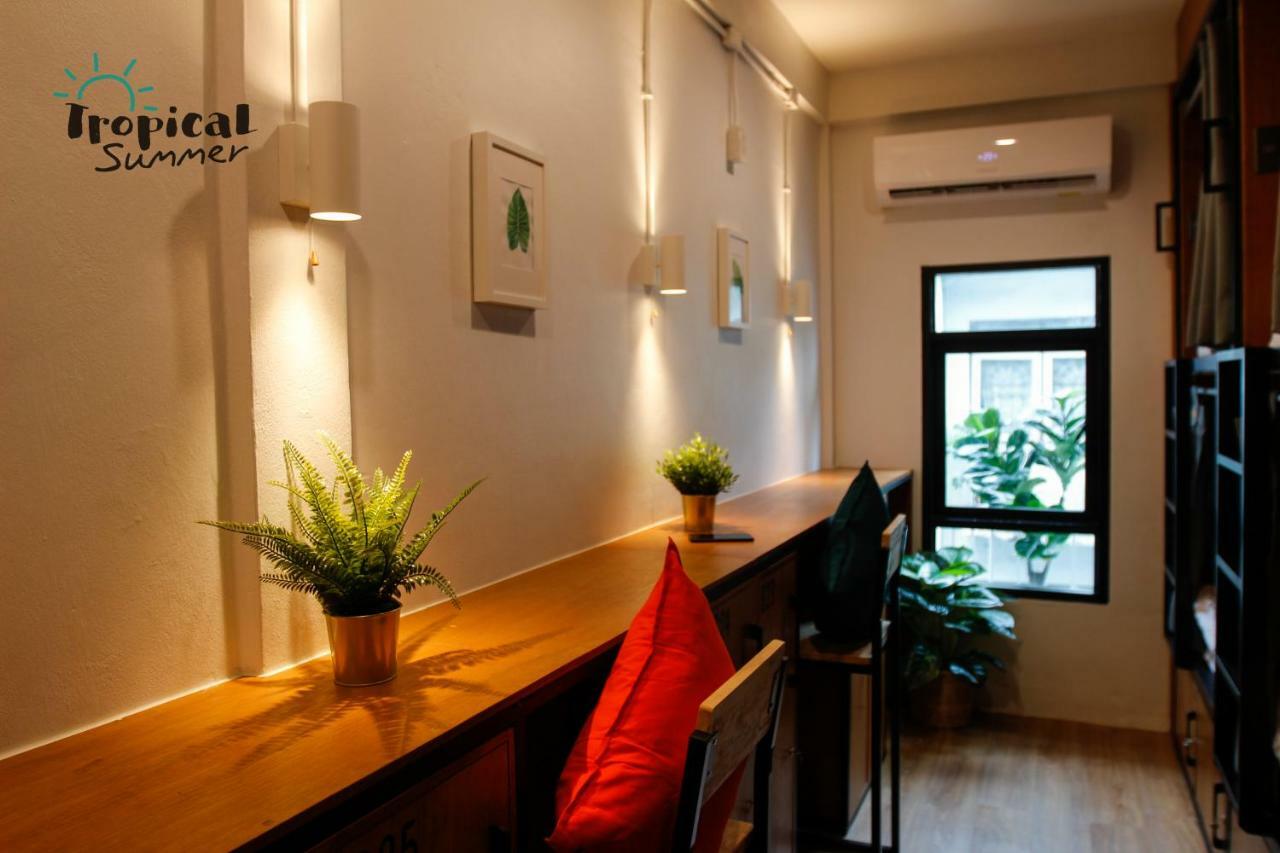 Tropical Summer Hostel Bangkok Buitenkant foto