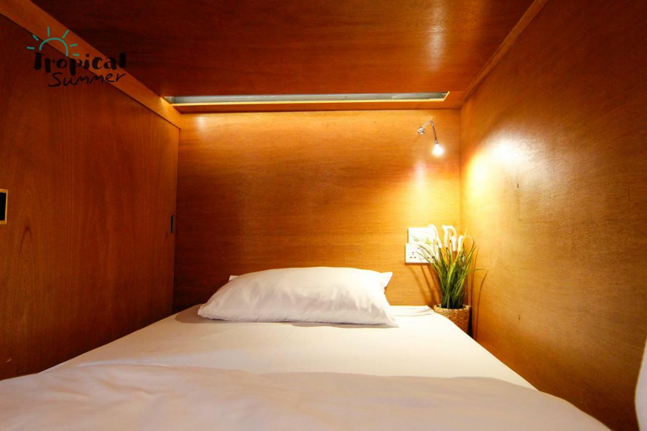 Tropical Summer Hostel Bangkok Buitenkant foto