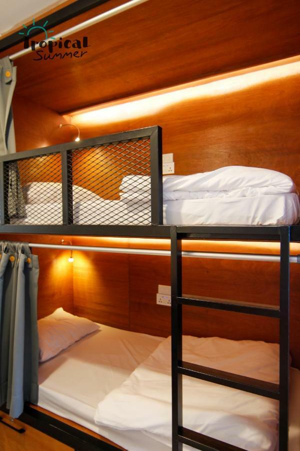 Tropical Summer Hostel Bangkok Buitenkant foto