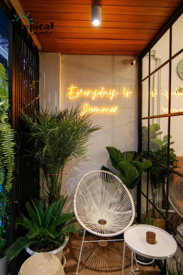 Tropical Summer Hostel Bangkok Buitenkant foto